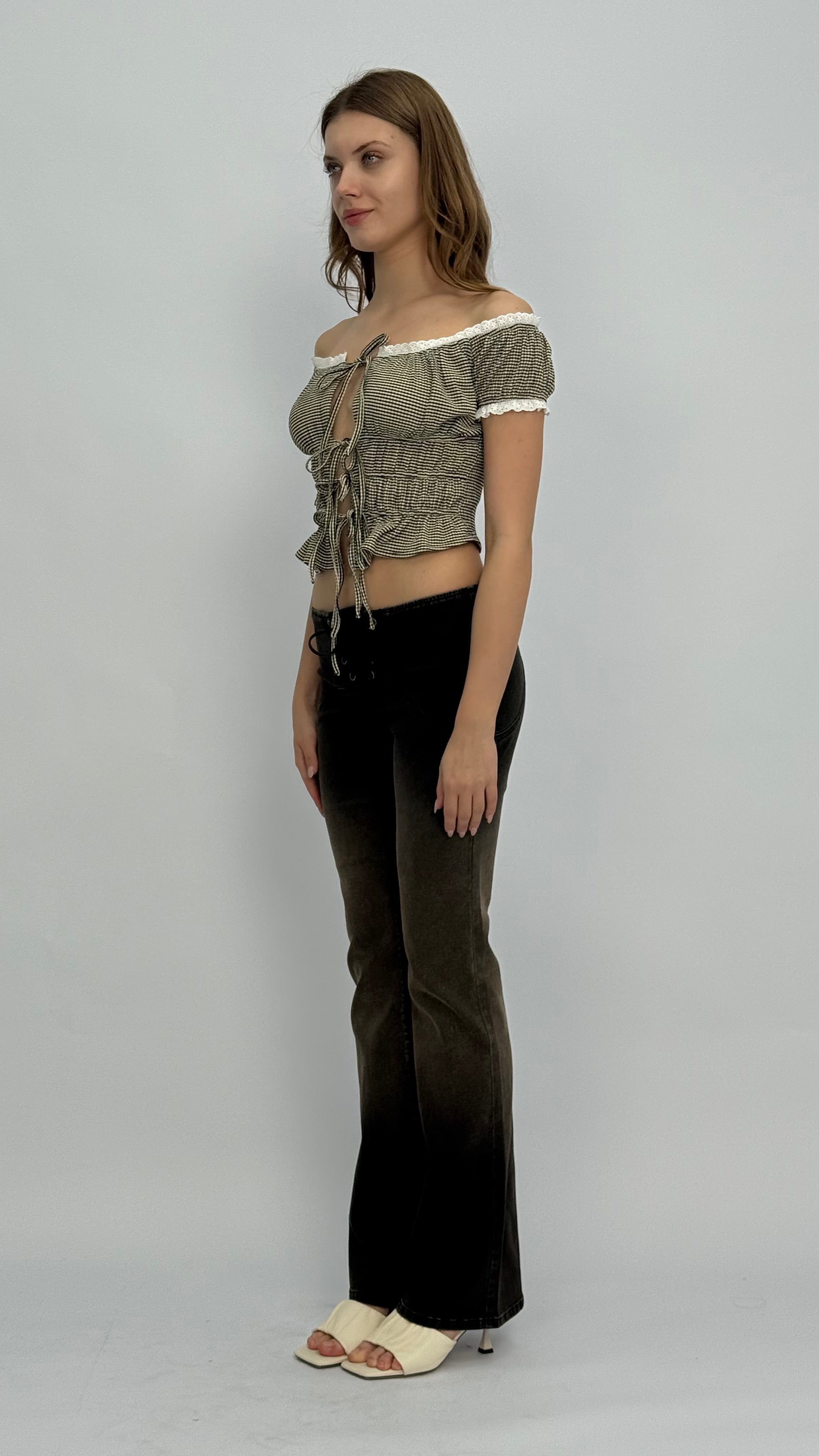 Julie Low Waisted Lace-Up Jeans