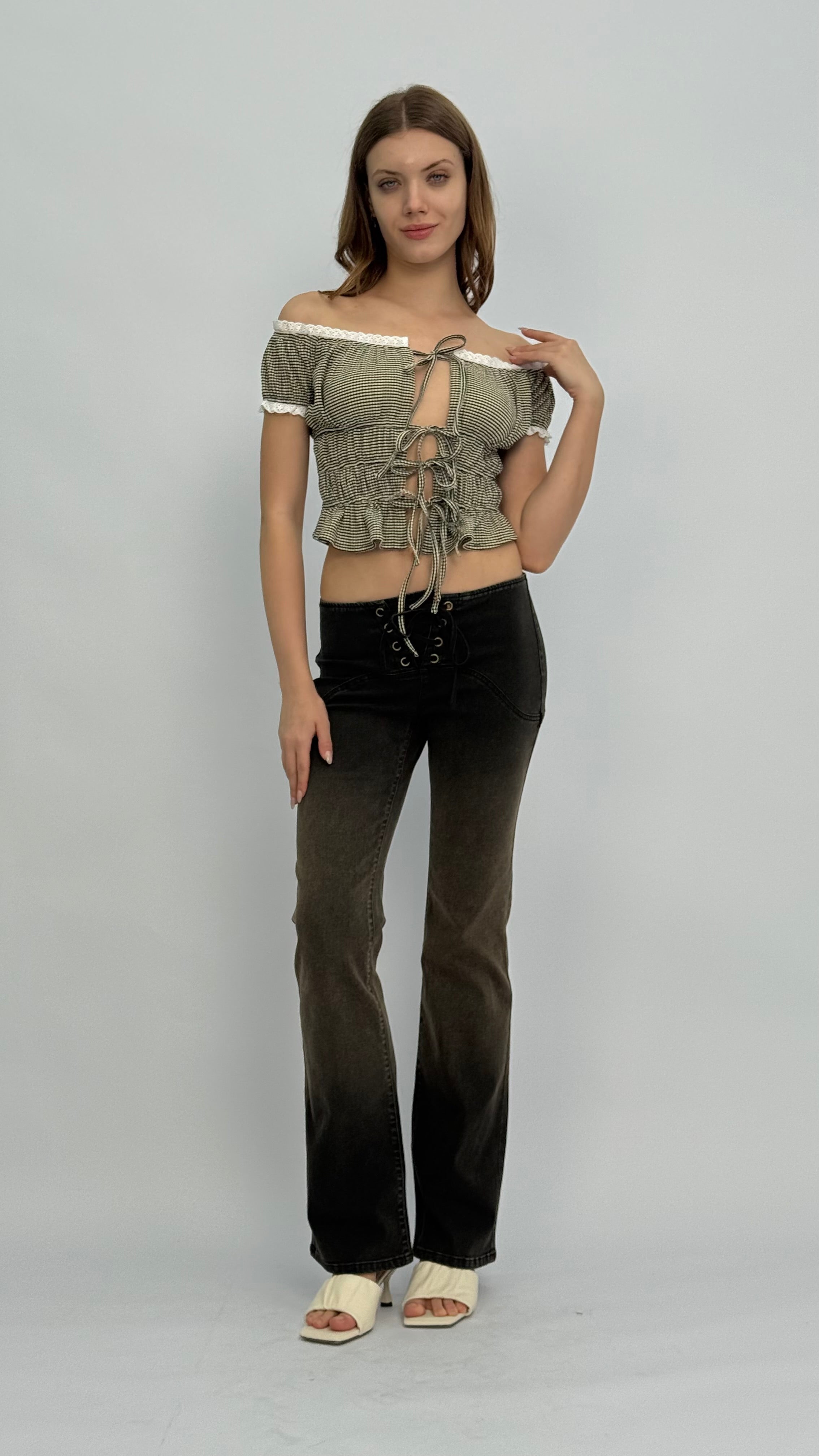 Julie Low Waisted Lace-Up Jeans