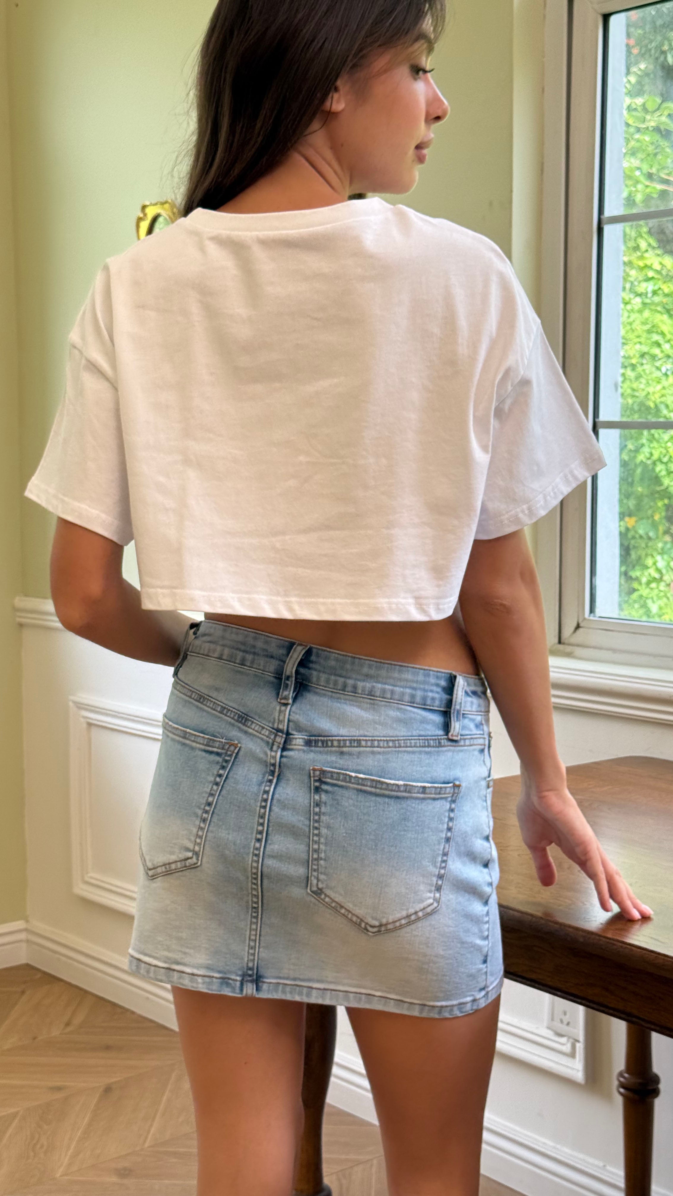 TREND - "Born to Be Free" Graphic Tee