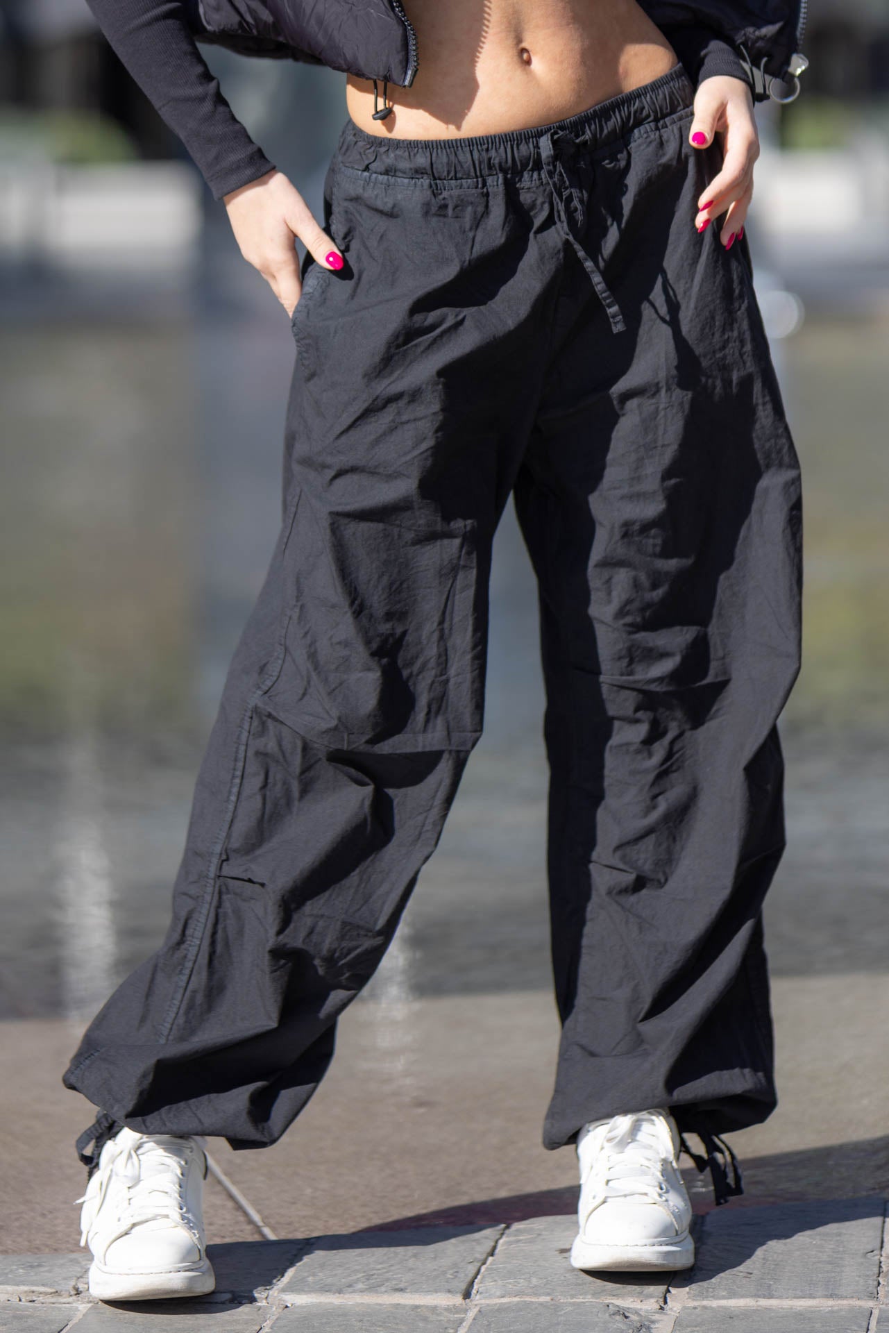 Joggers holgados estilo parachute